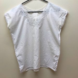 Vintage eyelit top